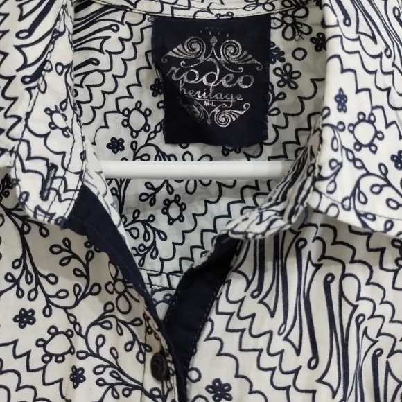 Woman blouse - Picture 4 of 5